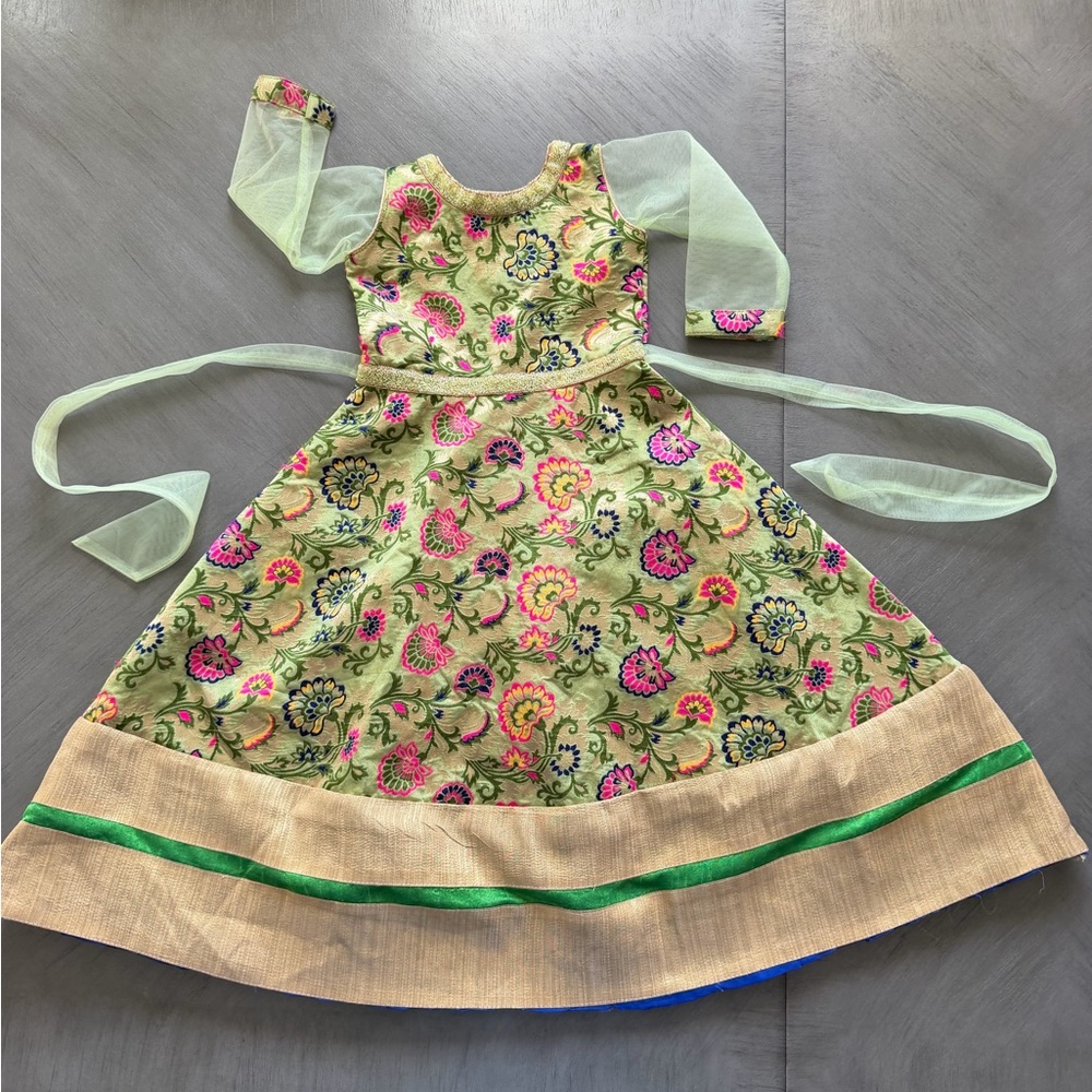 NWOT SHAFKSHARA Authentic India Girls Ethnic Dress Sz 18